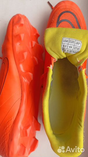 Футбольные бутсы nike