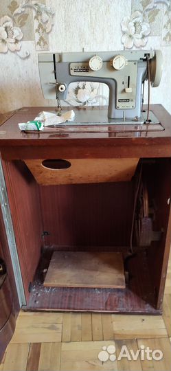 Швейная машина Чайка 3