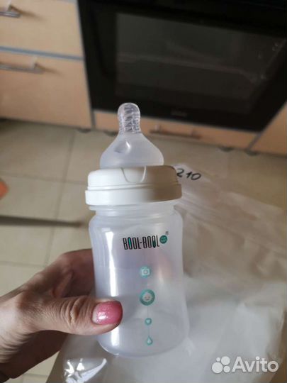 Бутылочки для кормления новые