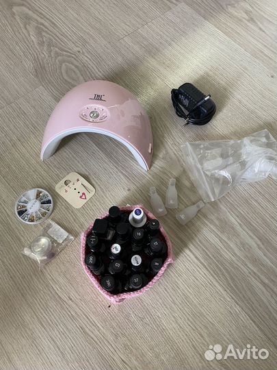 Лампа для ногтей (набор шеллаков в подарок)