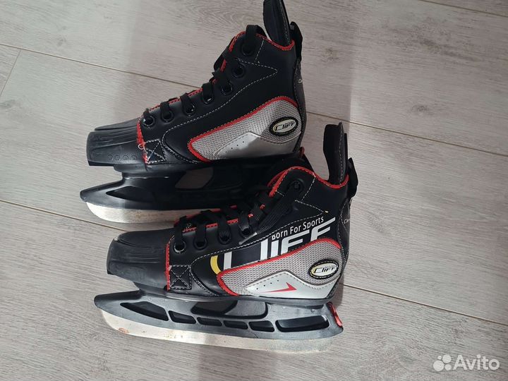Коньки хоккейные