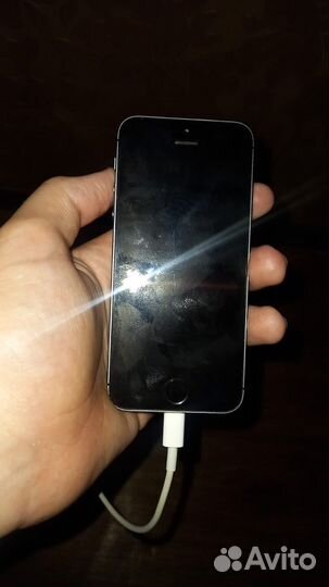 Телефон iPhone 5s