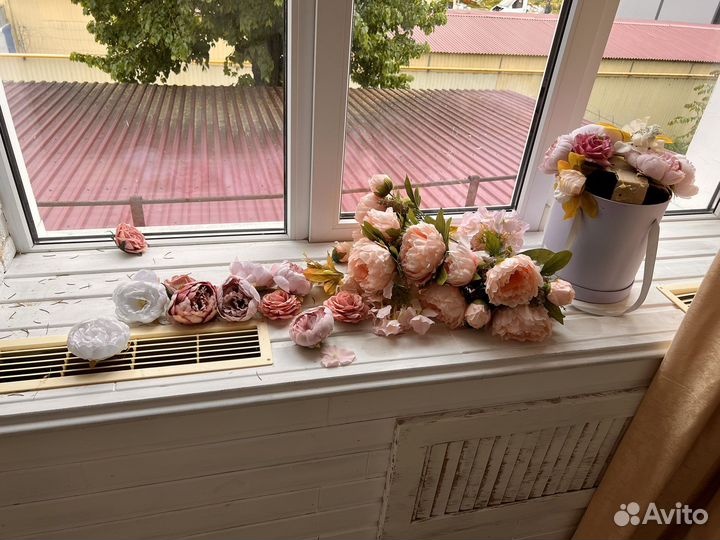 Цветы и бутоны искусственные