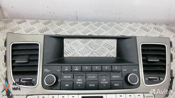 Консоль салона (центральная часть) Hyundai Genesis