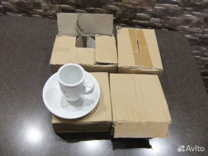 Набор чашек с блюдцами