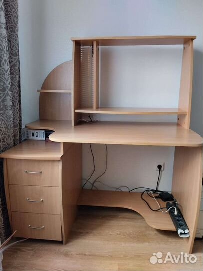 Компьютерный стол