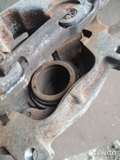 Суппорт передний Ford Mondeo