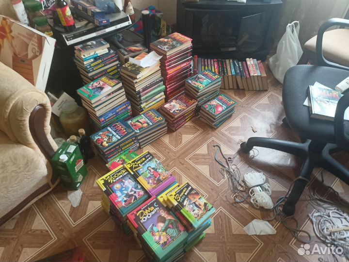 Продам книги