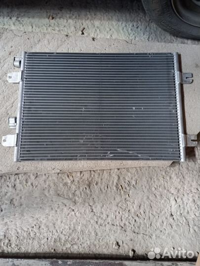 Продаю радиатор кондиционера