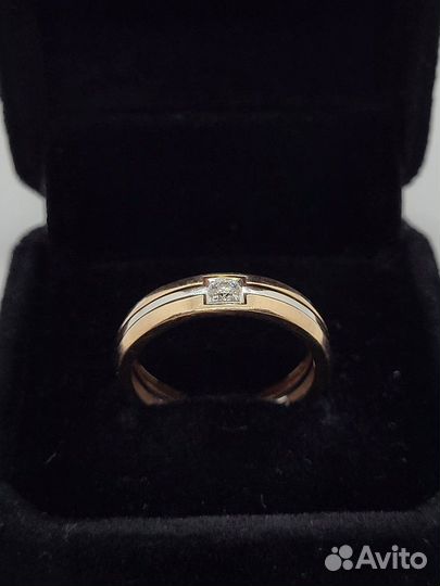 Золотое кольцо 585* с бриллиантом 0.1ct 3,84гр