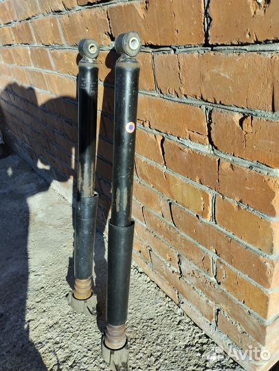 Амортизатор задний mazda 3 bl 2012г