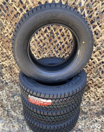 Bridgestone Blizzak DM-V2 225/65 R17 102S