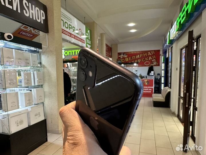 iPhone 11, 64 ГБ