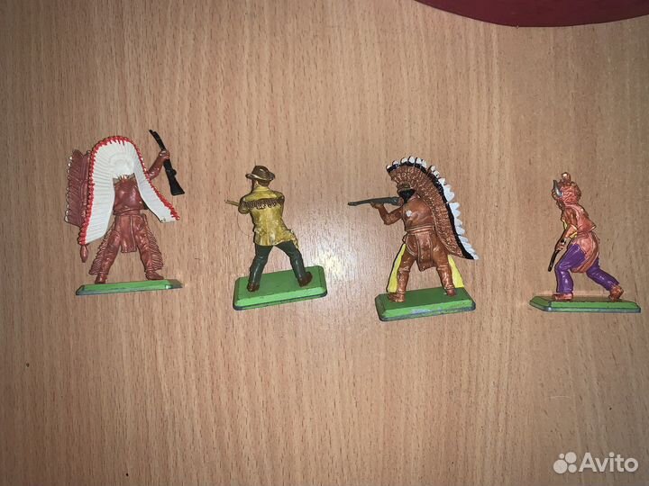 Солдатики Britains Индейцы,Ковбои и Конфедераты