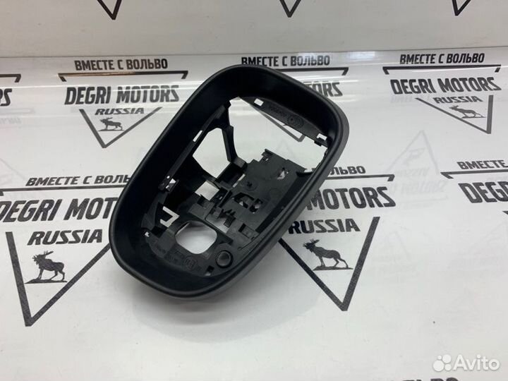 Рамка правого зеркала оригинал Volvo S60 V70 07-09
