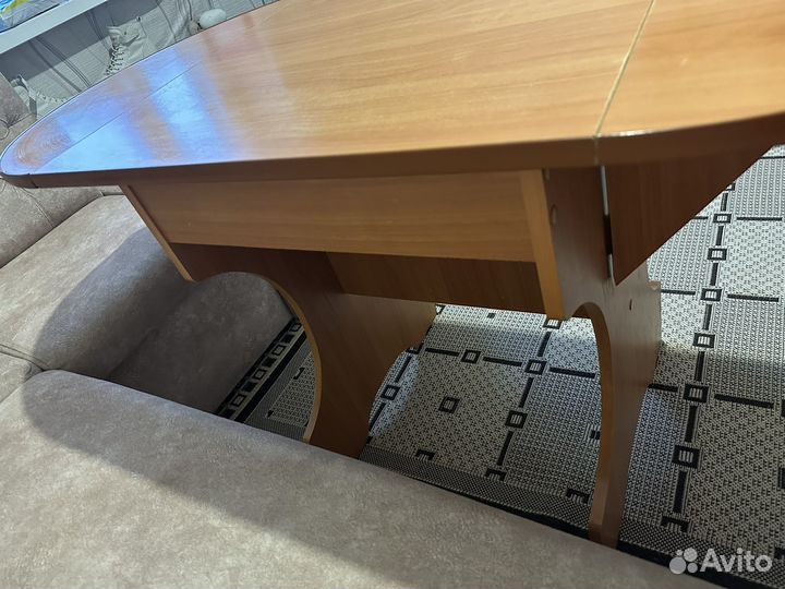 Кухонный стол