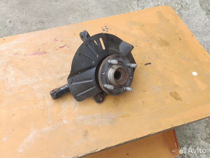 Поваротный кулак левый Хендай Солярис 2