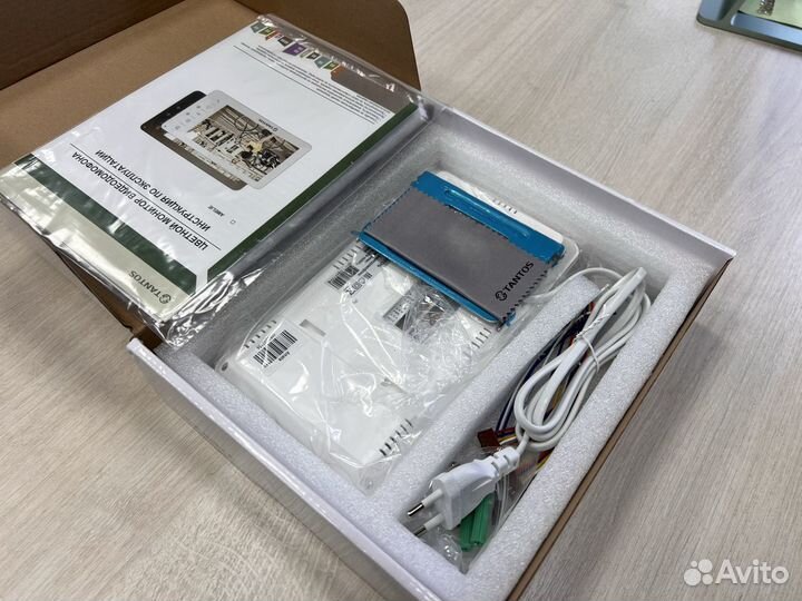 Монитор видеодомофона Tantos Amelie