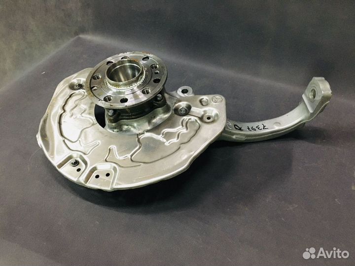 Кулак поворотный Mercedes W205 C180 C200 C300