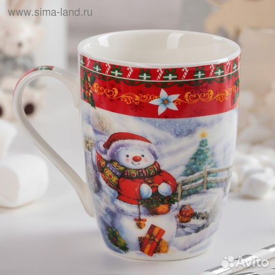 Кружка фарфоровая Доляна «Снеговик с корзинкой», 3