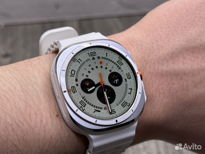 Samsung Watch Ultra Titanium