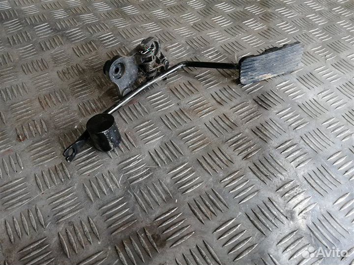 Педаль газа Hyundai Elantra HD G4FC 2008