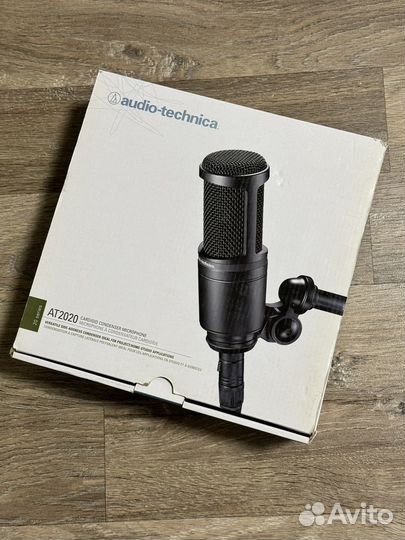 Микрофон студийный Audio-technica AT2020