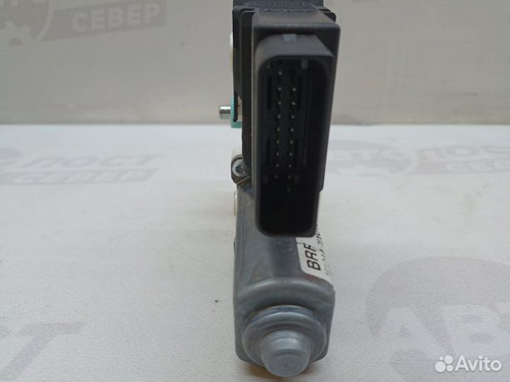 Моторчик стеклоподъемника задний правый Volkswagen