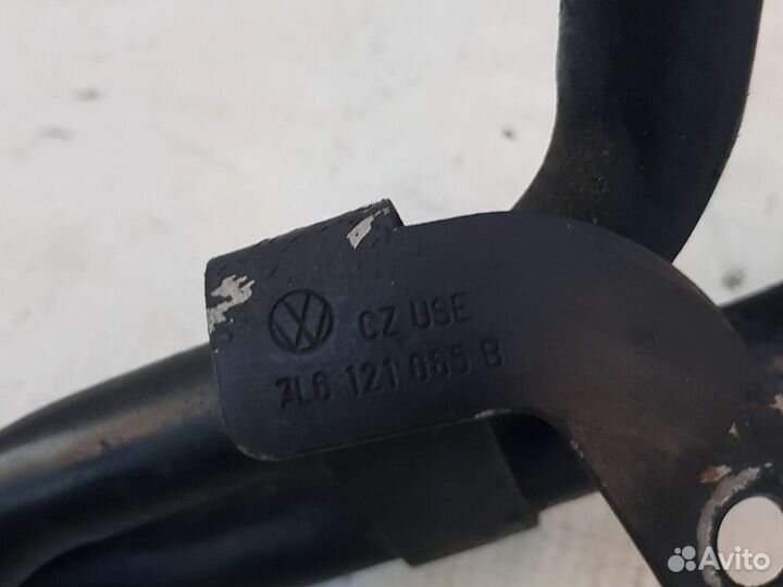 Трубка системы охлаждения Touareg 1 7L6121070D