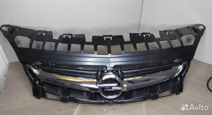 Решетка opel astra J