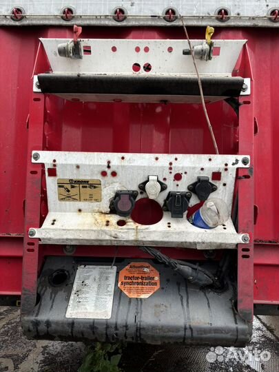 Полуприцеп шторно-бортовой Krone SD, 2011