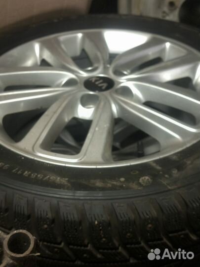 Оригинальные диски KIA r17 с зимней резиной kumho