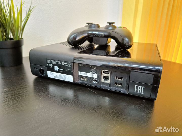 Игровая приставка Xbox 360 E 500gb