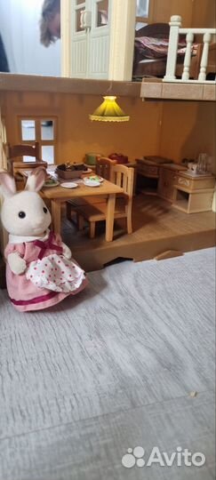 Sylvanian Families Дом со светом+Семья зайцев
