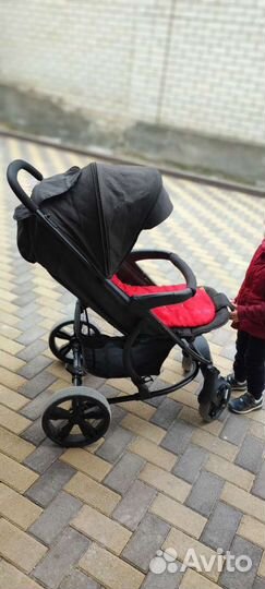 Прогулочная коляска