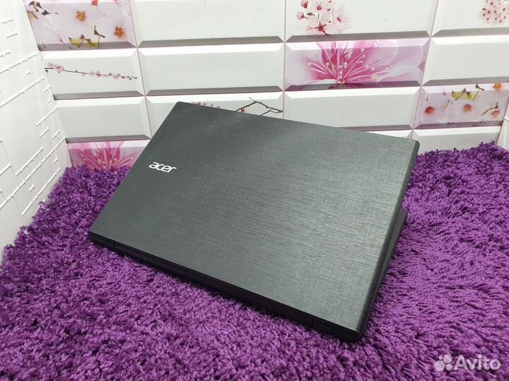Acer i3 ssd240gb hdd 500gb GeForce 940m