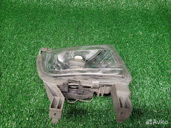 Фара противотуманная правая Mazda 323