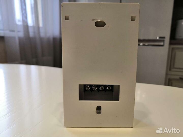 Терморегулятор UTH-100
