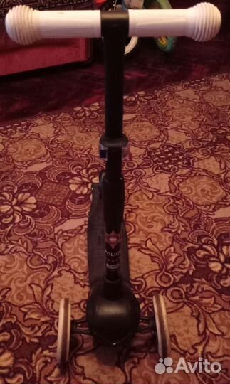 Самокат трёхколесный с мигалкой Дерзкий