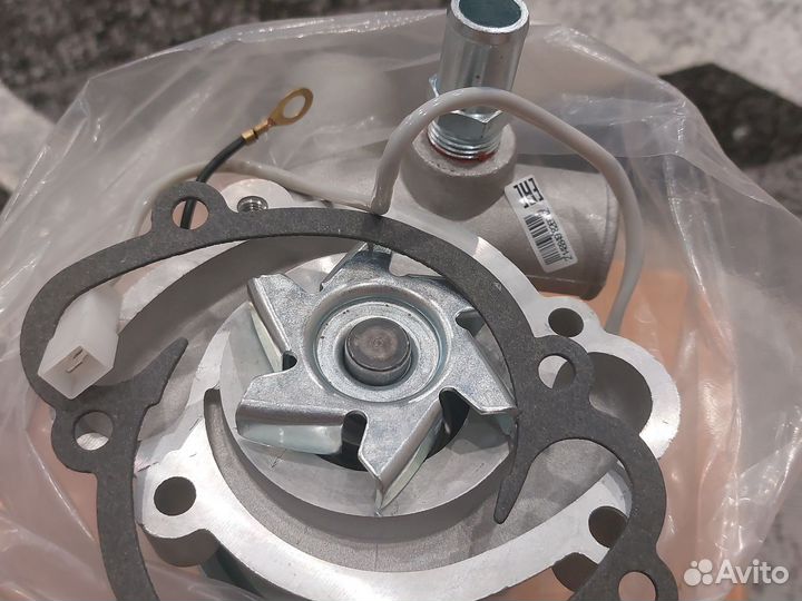 Водяной насос газ