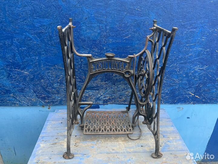 Основание, станина от швейной машинки Teutonia Гер