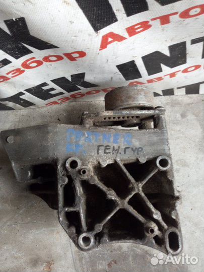 Кронштейн Peugeot Partner 2010