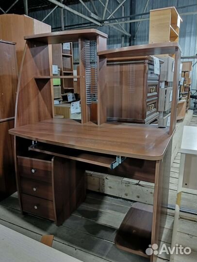 Стол компьютерный бу. Доставка бесплатно