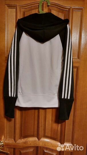 Спортивный костюм adidas 40-42