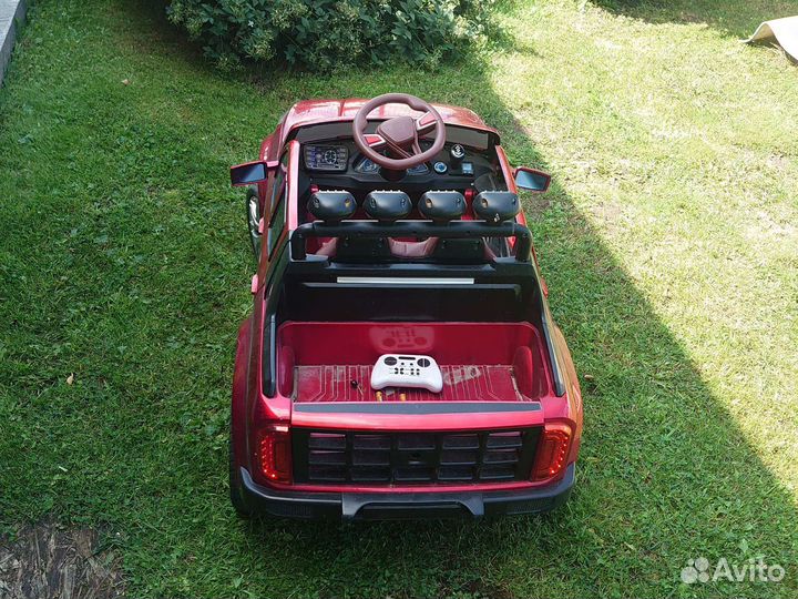 Детский электромобиль