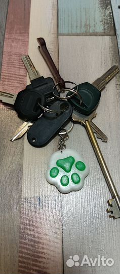 Брелок лапки