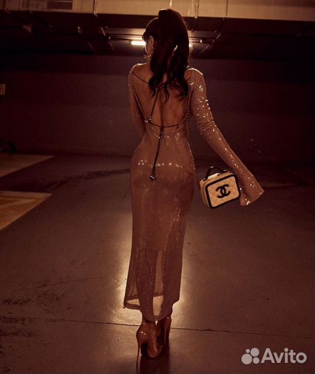 Вечернее платье с пайетками макси