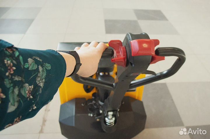 Электророхля с подъемным механизмом, 3 т, новая