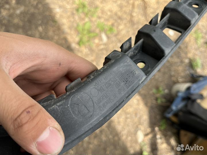 Крепление заднего бампера прaвое Skоda Suрerb 2