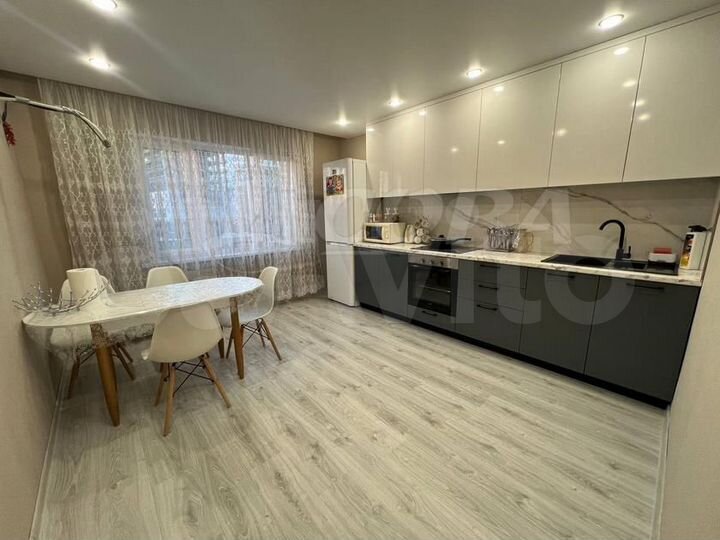 2-к. квартира, 54 м², 3/15 эт.